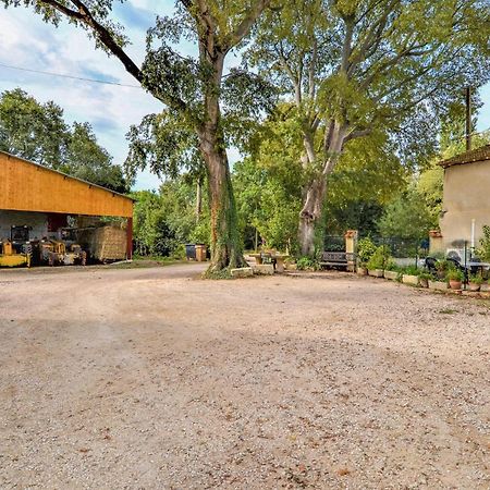Lovely Home In Arles With Kitchen Exteriör bild