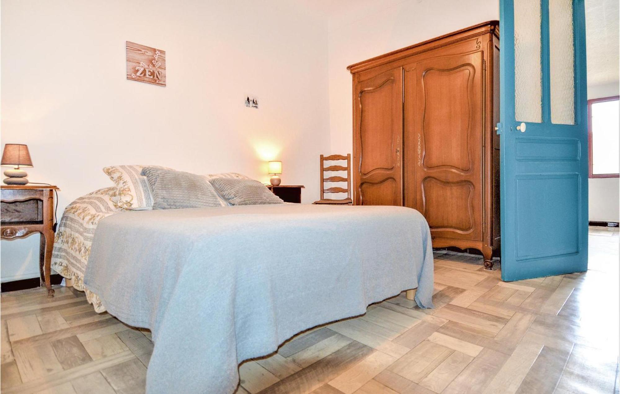 Lovely Home In Arles With Kitchen Exteriör bild
